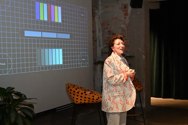 Dorothy Seguy speaking on stage